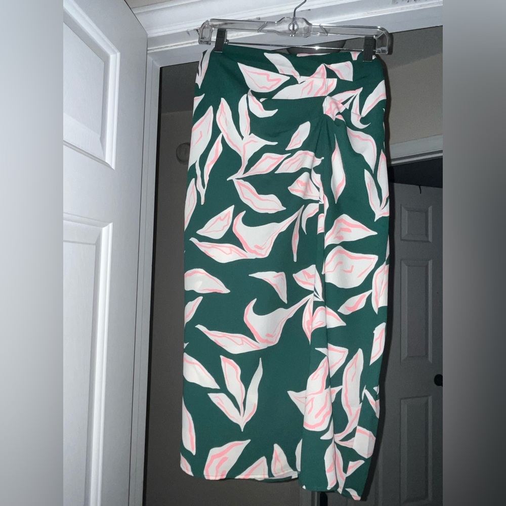 NWT Nine West Side Ruched Midi Skirt - Green Script - Sz Medium